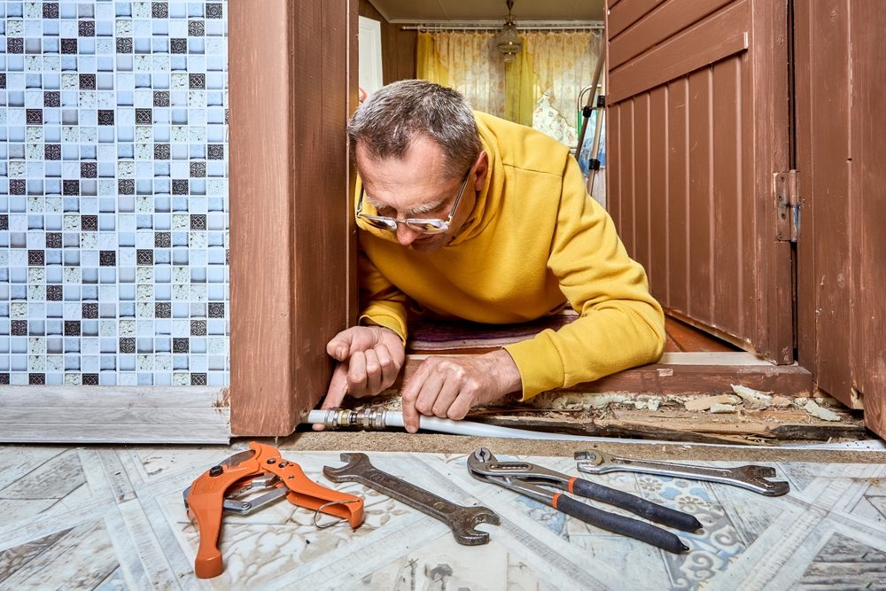 How Do Calgary Plumbers Manage Poly B Pipe Replacements? Poly B pipes degrade. The plumber is replacing the Poly B pipe. 